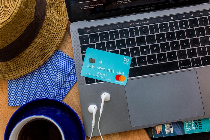 Imej paparan 10 kelebihan kad BigPay dan aplikasinya.