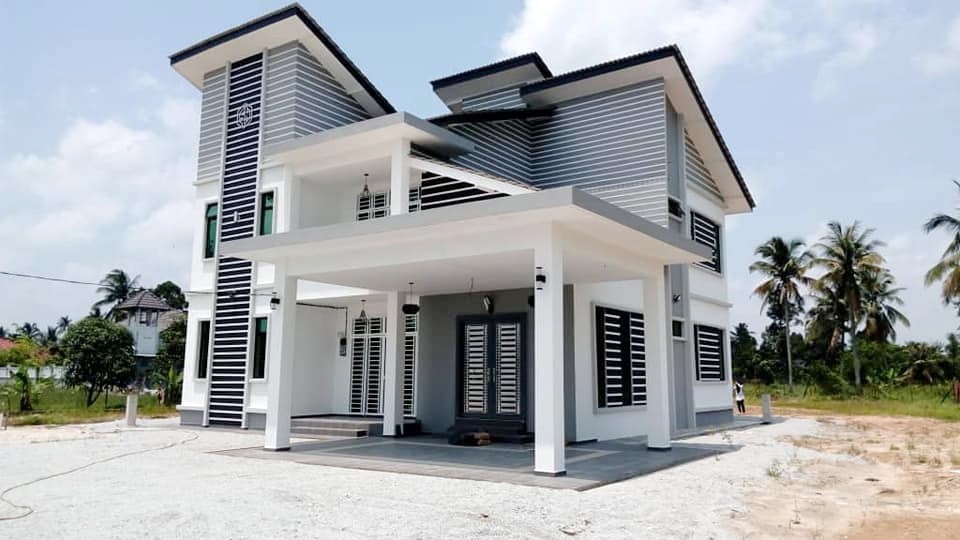 Gambar rumah siap bina yang sedang dilawat oleh bakal pembeli