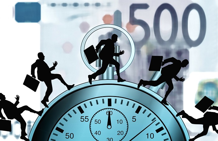 Graf pasaran saham menunjukkan turun naik harga dan masa terbaik untuk membeli saham.