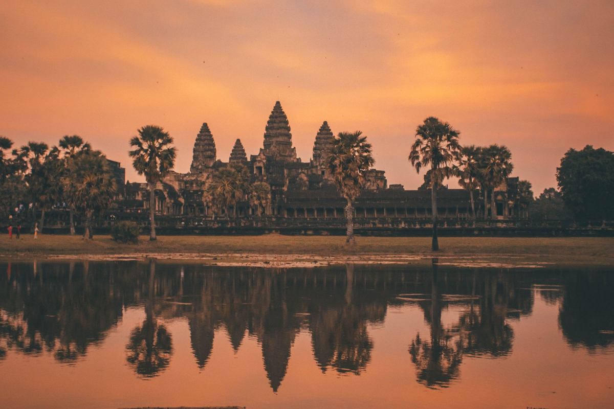Kuil Wat Phnom atau mercu tanda sejarah di Kemboja