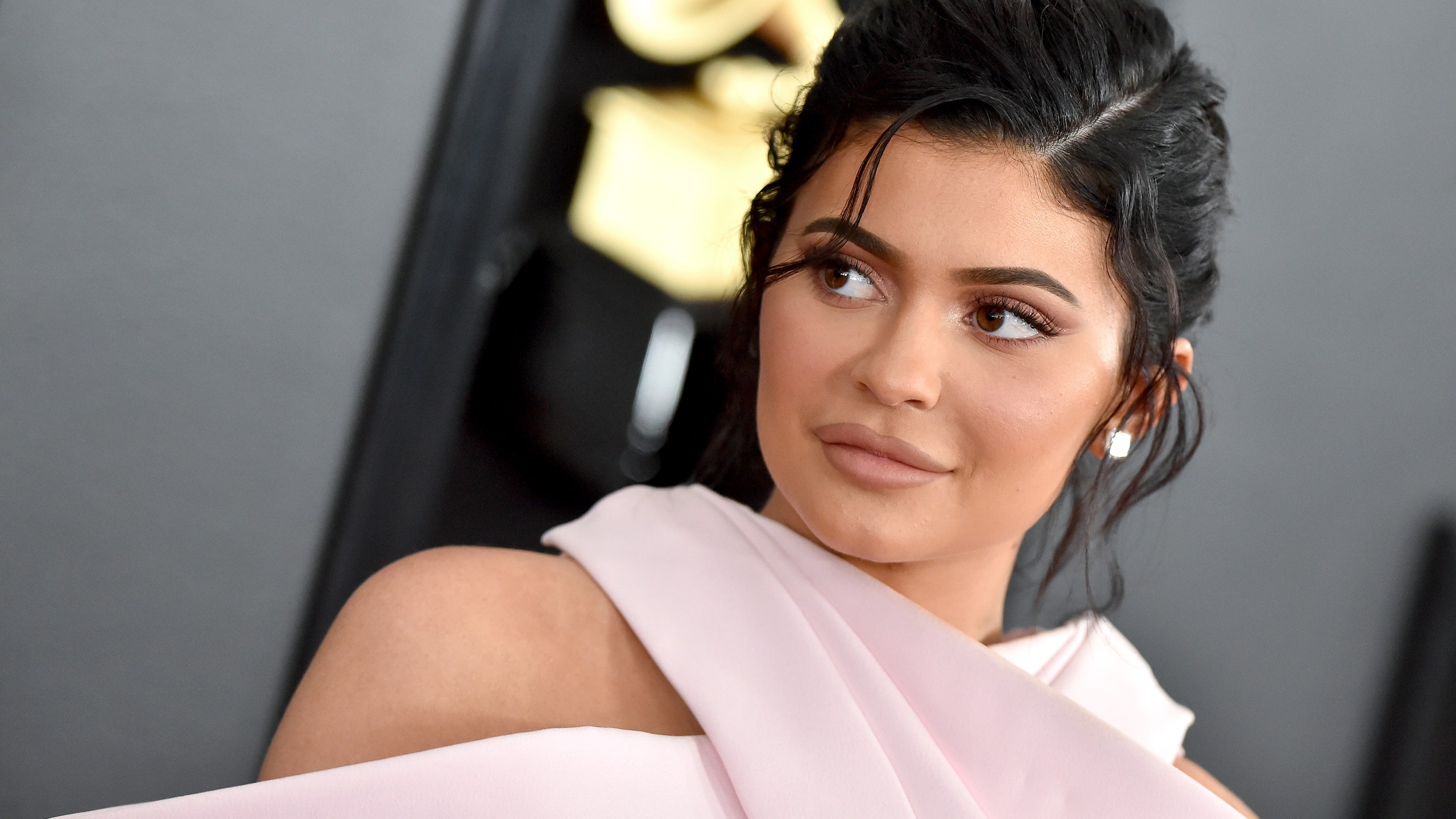 Kylie Jenner, pengasas Kylie Cosmetics dan ahli keluarga Kardashian-Jenner yang berjaya dalam perniagaan.