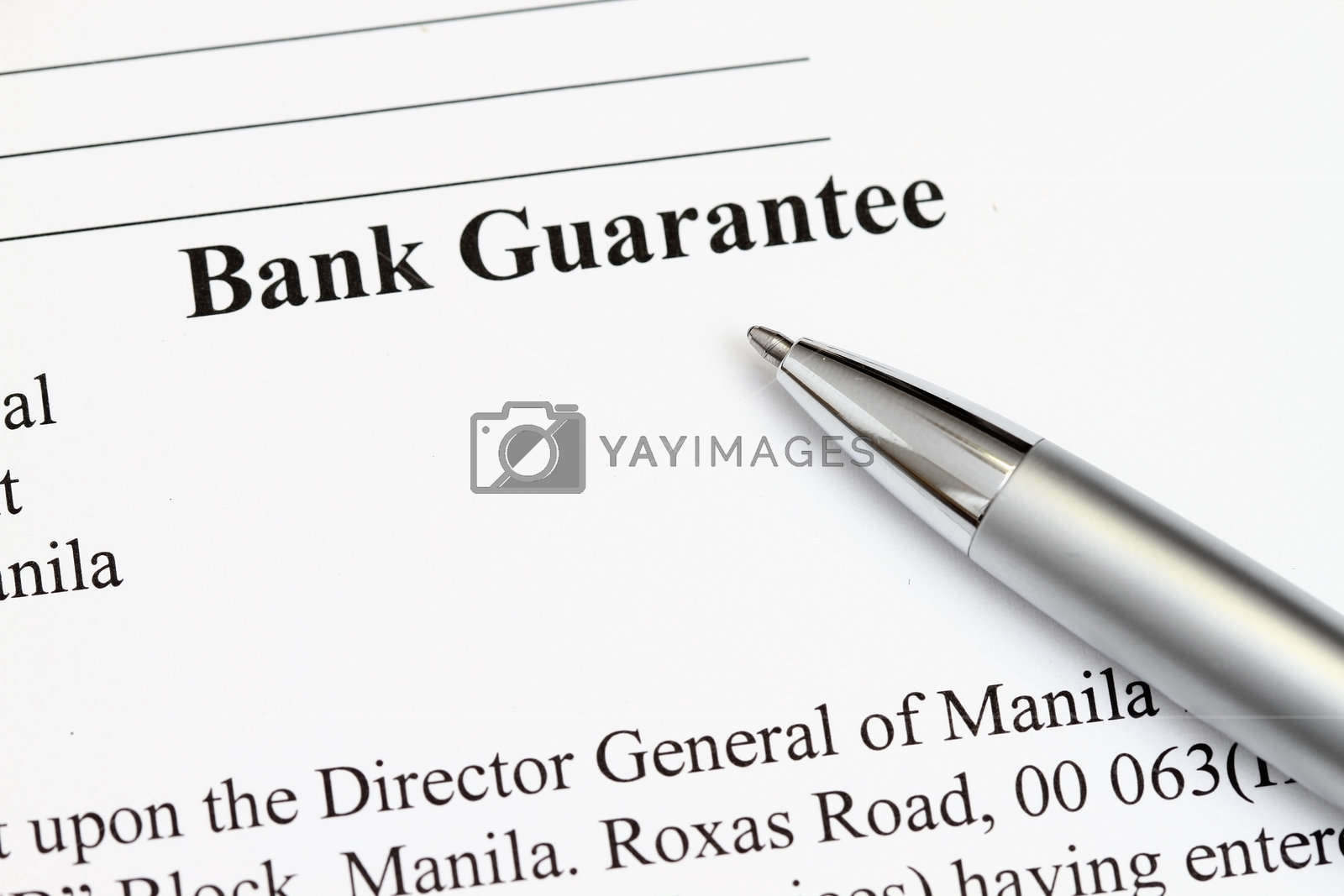 Ilustrasi konsep jaminan bank (bank guarantee) antara institusi pemberi pinjaman dan penghutang.