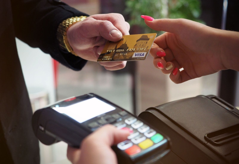 Ilustrasi konsep bayaran nir tunai dan perbankan elektronik