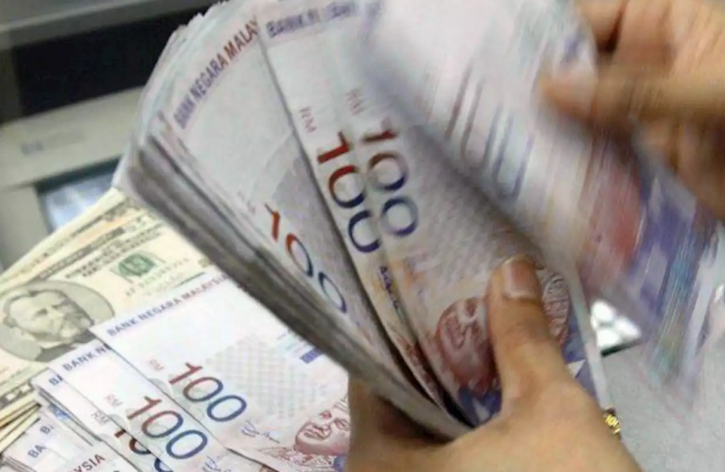 Perbandingan nilai antara duit kertas dan emas sebagai instrumen pelaburan