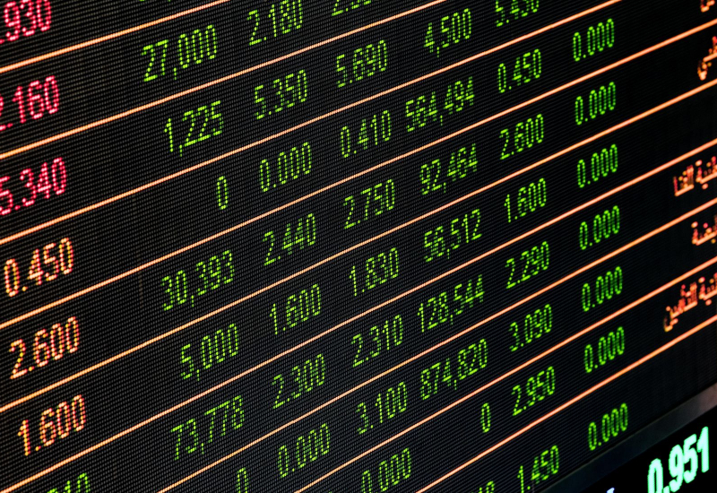 Ilustrasi konsep dana indeks (index fund) dalam pelaburan pasaran saham.