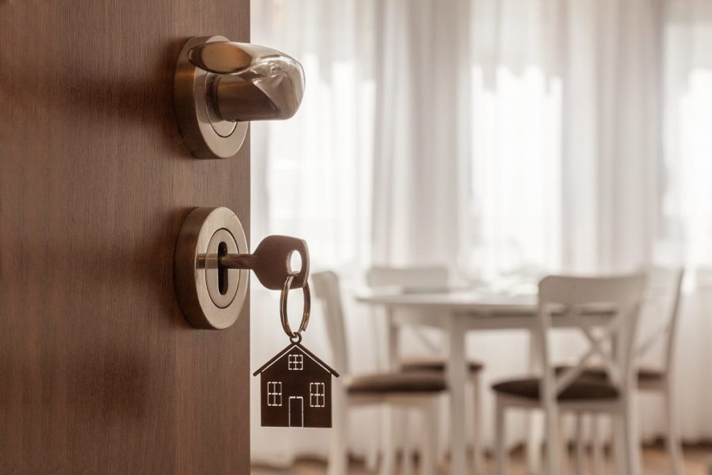 Pintu rumah baharu terbuka selepas pembeli menerima kunci