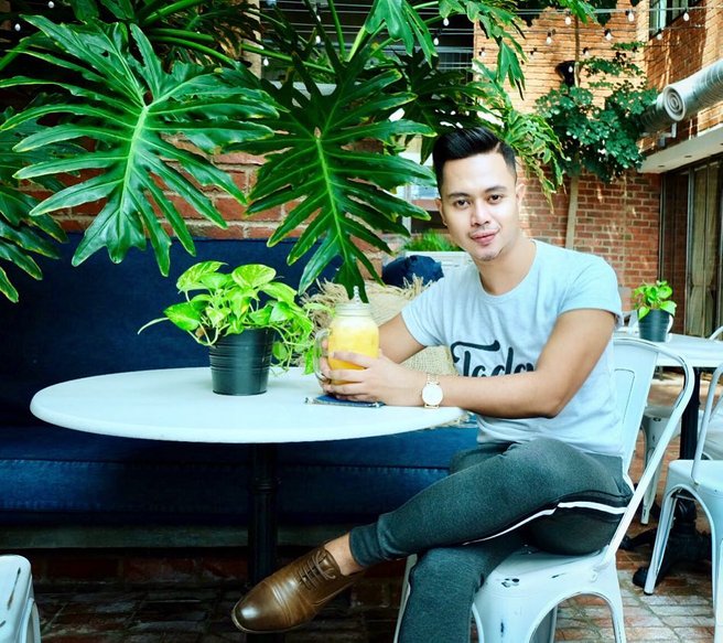 Dato Alha Alfa, pengasas kosmetik dan jurusolek artis popular di Malaysia.