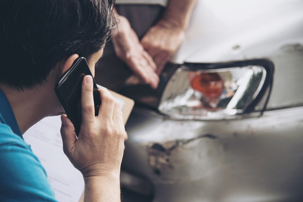 Kereta terlibat dalam kemalangan jalan raya menunggu proses tuntutan insurans.