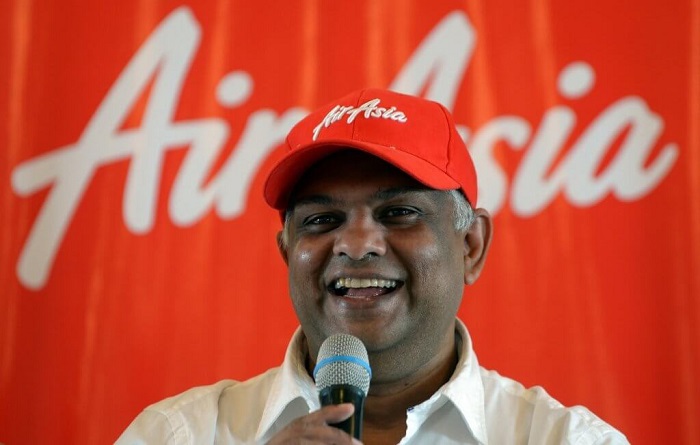 Tony Fernandes bersama pesawat AirAsia