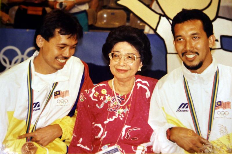 Gambar kumpulan anak-anak Sidek, lagenda badminton negara Malaysia.