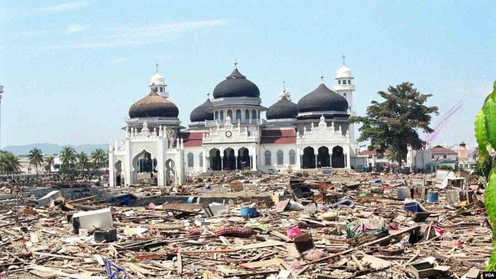 Pemandangan kawasan pantai Aceh selepas tragedi tsunami