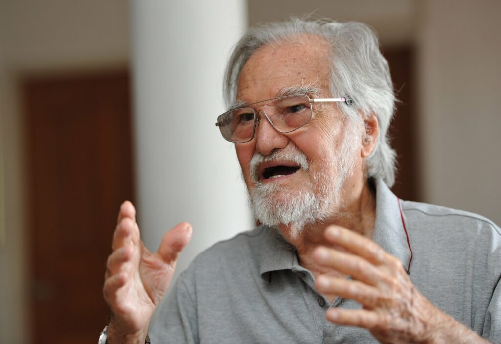 prof ungku aziz