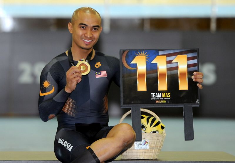 azizul hasni awang