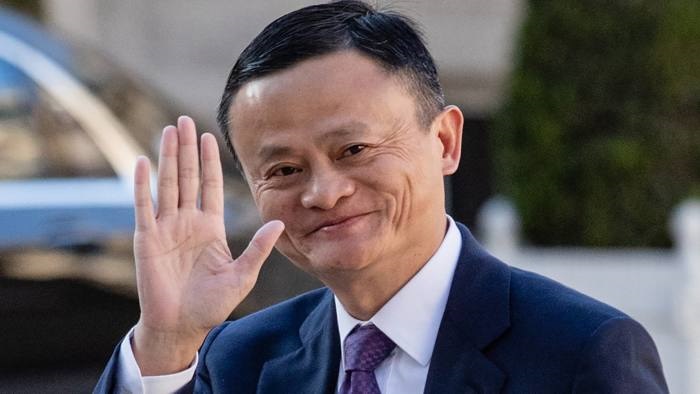 Potret Jack Ma semasa muda.