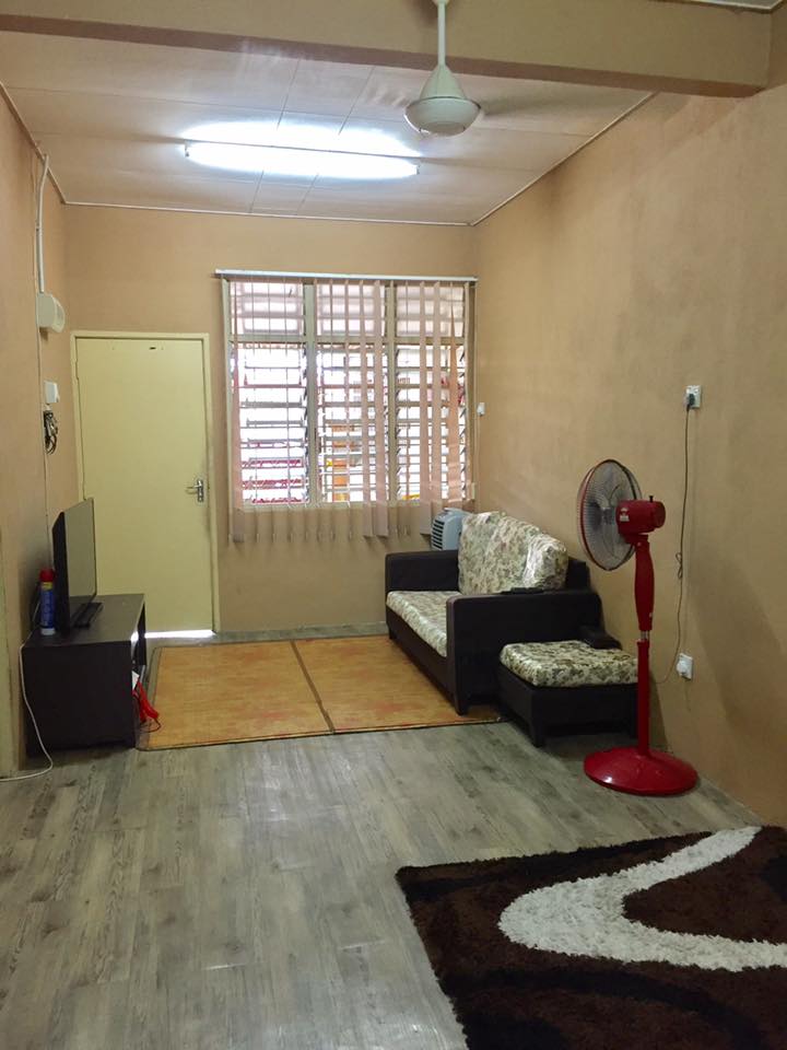 Perabot asas dalam rumah