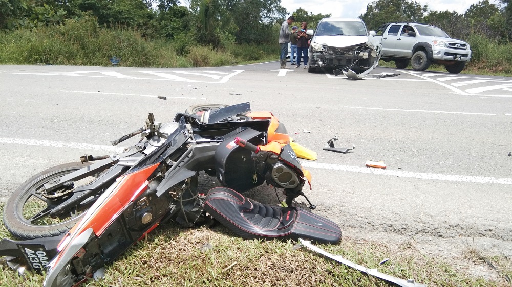 Gambar berkaitan kemalangan jalan raya