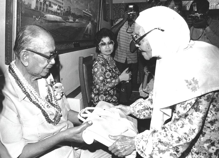 Potret Ibu Zain, tokoh pendidikan wanita Melayu