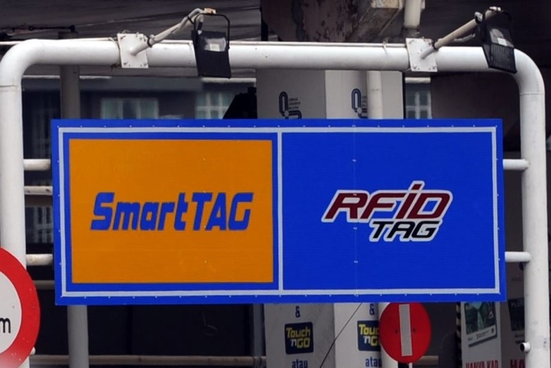 Sticker RFID Touch'n Go untuk dilekatkan pada cermin kereta
