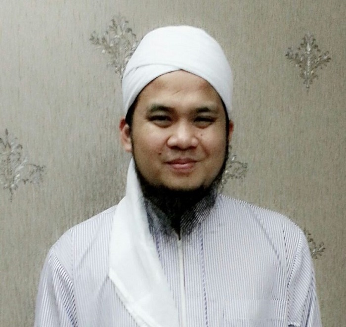 Ebit Lew semasa aktiviti sumbangan kepada masyarakat