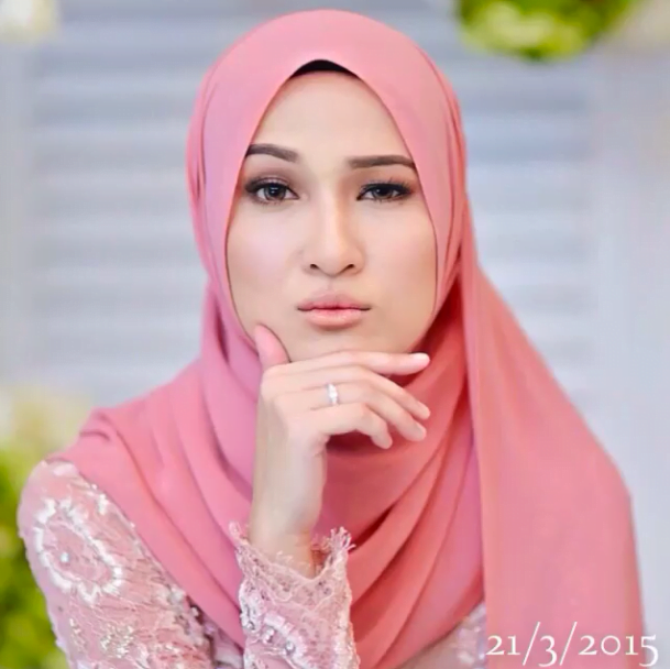 Gambar Hanis Zalikha, usahawan selebriti dan pelakon Malaysia.