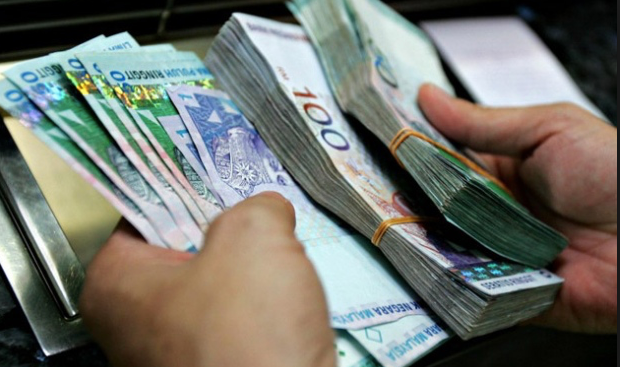 Ilustrasi pengurusan kewangan untuk persiapan Hari Raya