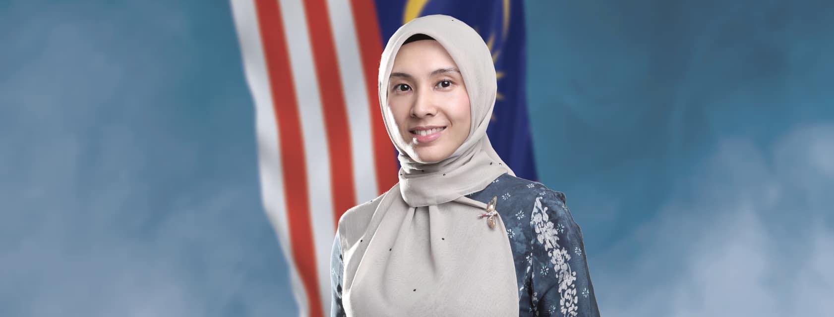 Gambar Nurul Izzah, aktivis politik Malaysia dan anak sulung Perdana Menteri Malaysia ke-10.