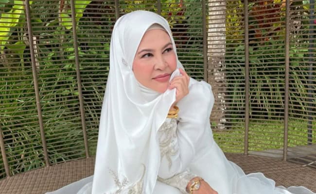 Gambar Bonda Rozita Ibrahim, pengasas Sendayu Tinggi yang berjaya.